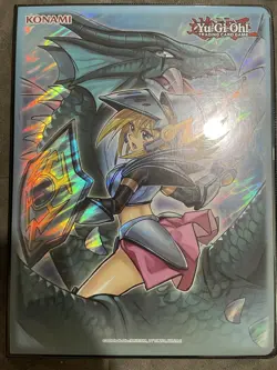 Yu-Gi-Oh Collection (“Dark magician Girl The Dragon Knight” Binder + Unsorted) - Image 1