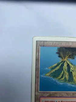 Volcanic Island Revised Edition HP Magic the Gathering - Image 2