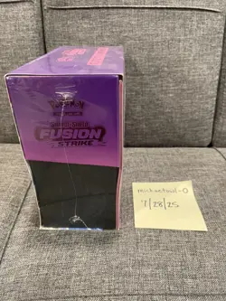 Pokemon TCG: Sword & Shield Fusion Strike ETB Elite Trainer Box Factory Sealed - Image 4