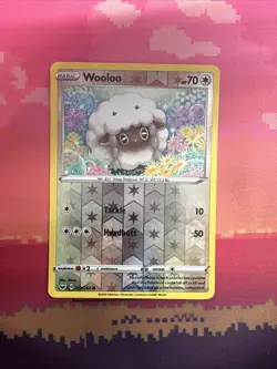 Pokemon Card Wooloo Sword & Shield Reverse Holo 153/202 Near Mint - Image 1