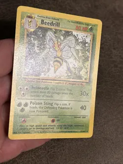 Beedrill 17/102 Rare Base Set Pokemon Card WOTC NM/LP - Image 2