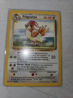 Pidgeotto - Base Set 22/102 - Rare Non-Holo WOTC Pokemon Card - LP/NM - Image 1