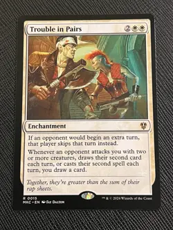 TROUBLE IN PAIRS - MTG TCG - NON FOIL - MKC-0015 - RARE - 2024 - BLAME GAME - NM - Image 1