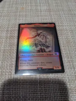 Smaug / Food Token ~Foil~ NM (TLOTR: Tales Of Middle-Earth) - Image 1