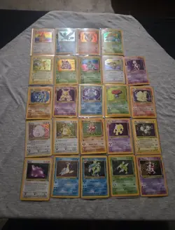 Old school holo Pokemon cards - 24 holos - Image 1