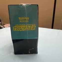 Pokemon Sun And Moon Lost Thunder ETB Factory Sealed Box - Image 4