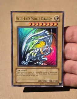Yugioh SDK-001 Blue-Eyes White Dragon Ultra Rare Damaged - Image 3