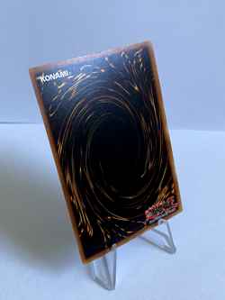 Yu-Gi-Oh! TCG Raigeki 1st Edition LOB-053 The Legend of Blue Eyes White Dragon - Image 4