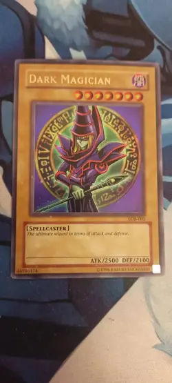 Dark Magician - The Legend of Blue Eyes White Dragon (LOB) Ultra Rare - Image 2
