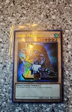 YuGiOh Dark Magician LC01-EN005 Ultra Rare NM - Image 1