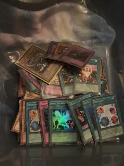 Vintage Yu-Gi-Oh Card Lot over 500 cards - Image 1