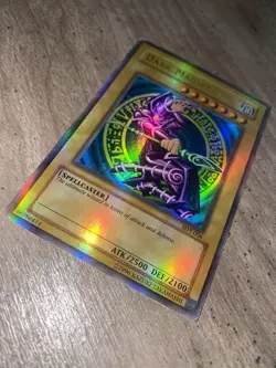 Yu-Gi-Oh Dark Magician SDY-006 Ultra Rare Full Holo Bleed Error Unlimited LP - Image 2