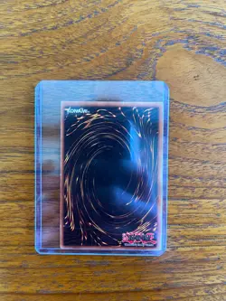 Yu-Gi-Oh! Dark Magician Ultra Rare SDY-006 (1/2) - Image 3