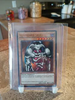 Summoned Skull MRD-EN003 Metal Raiders 25th Anniversary (Has Playwear On Back) - Image 1