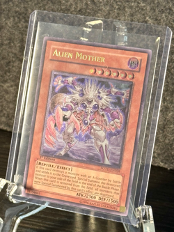 YuGiOh! - ALIEN MOTHER [POTD-EN028] - ULTIMATE RARE - 1st Edition (NM) - Image 4