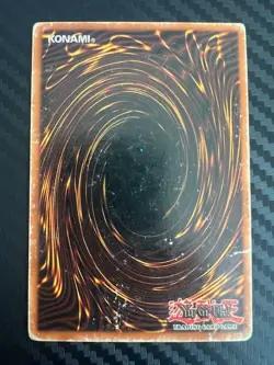 Yugioh Dark Magician SDY-006 Unlimited Edition Ultra Rare DMG - Image 2