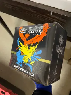 Pokemon TCG: Hidden Fates Elite Trainer Box ETB - FACTORY SEALED NEW 820650804731 - Image 1