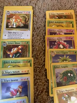 Lot of 10 random Gym Heroes Pokemon Cards - Image 2