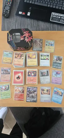 Pokemon 200 Trading Card Bundle With Tin - Image 1