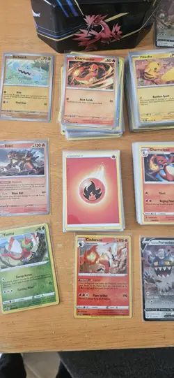 Pokemon 200 Trading Card Bundle With Tin - Image 2