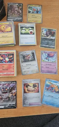 Pokemon 200 Trading Card Bundle With Tin - Image 3