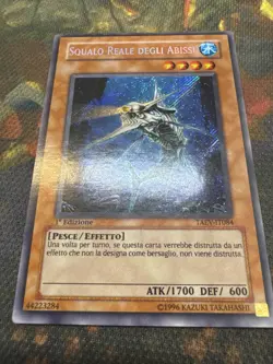 Yugioh ITALIAN First Edition Secret Rare Abyssal Kingshark TAEV-EN084 - Image 1