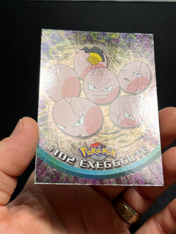 Topps Pokemon Series 2 Rainbow Foil #102 Exeggcute LP - Image 2
