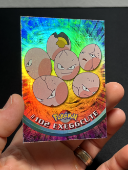 Topps Pokemon Series 2 Rainbow Foil #102 Exeggcute LP - Image 3