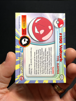 Topps Pokemon Series 2 Rainbow Foil #100 Voltorb - Image 4