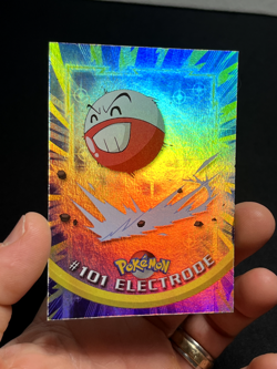 Topps Pokemon Series 2 Rainbow Foil #101 Electrode - Image 3