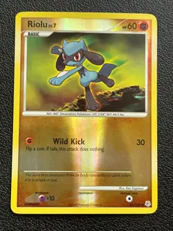 POKEMON RIOLU LV.7 #61/130 REVERSE HOLOFOIL DIAMOND & PEARL NM CARD - Image 1