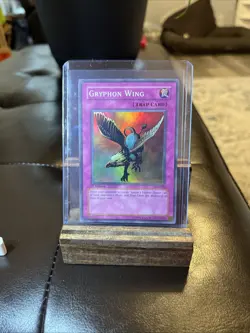 GRYPHON WING 1ST EDITION* Yu-Gi-Oh Card. SDP-050 ~HOLOGRAPHIC - Image 1