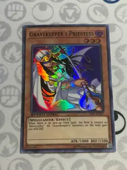 Gravekeeper's Priestess - STP1-EN017 - Super Rare (NM) - Yugioh - Image 1