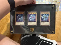 Blue-Eyes White Dragon X3 Display 25th Anniversary Briefcase Kaiba TCG English - Image 2