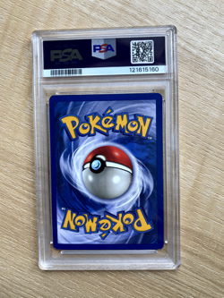 Base Set Machamp 1st Edition Pokemon Card Holo Rare 8/102 - Image 2
