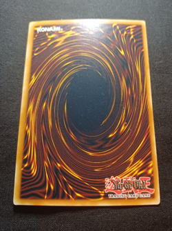 Yu-Gi-Oh Elemental Hero Avian EHC1-EN001 Secret Rare Limited Edition - Image 2
