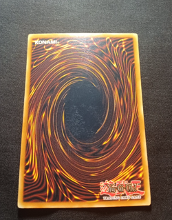 Yu-Gi-Oh Elemental Hero Bubbleman EHC1-EN003 Secret Rare Limited Edition - Image 2