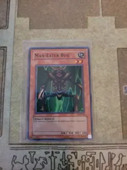 YUGIOH MAN-EATER BUG LOB-108 SUPER UNLIMITED ED MP 1996 - Image 1