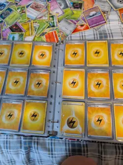 pokemon cards lightning, Water, fighting, mist, dragon. Over 500 cards - Image 5