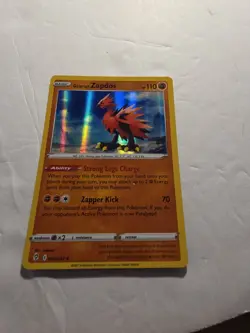 Galarian Zapdos 082/203 Reverse Holo Evolving Skies Pokemon Card NM - Image 1