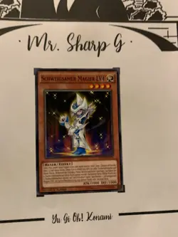 SCHWEIGSAMER MAGIER LV4 - 1. AUFLAGE YGLD-DEC05 DEUTSCH Yu-Gi-Oh! CARD COMMON - Image 2