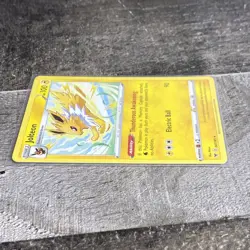 Jolteon 047/185 Sword & Shield: Vivid Voltage 2020 Pokemon Card NM-MT - Image 3