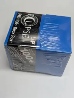 Ultra Pro Eclipse PRO 100+ Deck Box BLUE Locking Lid w/ 1 Card Divider - Image 3