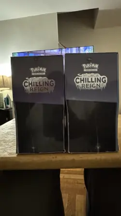 Chilling Reign ETB / Elite Trainer Box Pokemon 2021 - Image 3
