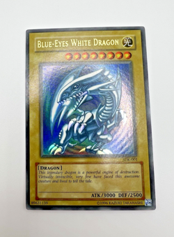 Vintage Yu-Gi-Oh! Blue-Eyes White Dragon (SDK-001, Unlimited) Ultra Rare 2002 - Image 1