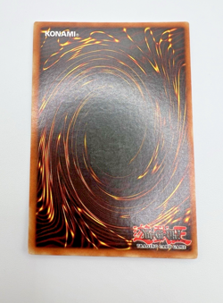 Vintage Yu-Gi-Oh! Blue-Eyes White Dragon (SDK-001, Unlimited) Ultra Rare 2002 - Image 2