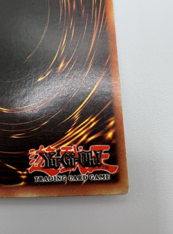 Vintage Yu-Gi-Oh! Blue-Eyes White Dragon (SDK-001, Unlimited) Ultra Rare 2002 - Image 4