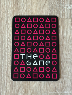 SQUID GAME CARD N.2 SFIDA BIGLIE GUARDIA FOIL Trading Card Game RARA INTROVABILE - Image 2