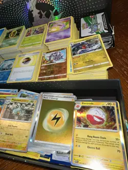 Massive 1000+ Pokemon Card Lot With Holos And Code Cards - Image 2