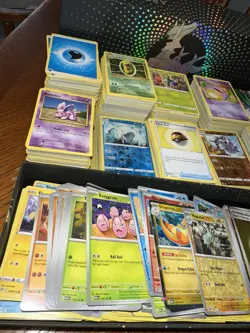 Massive 1000+ Pokemon Card Lot With Holos And Code Cards - Image 3